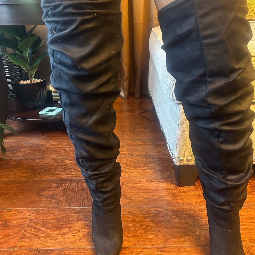 Elegant Black Over-the-Knee Boots
